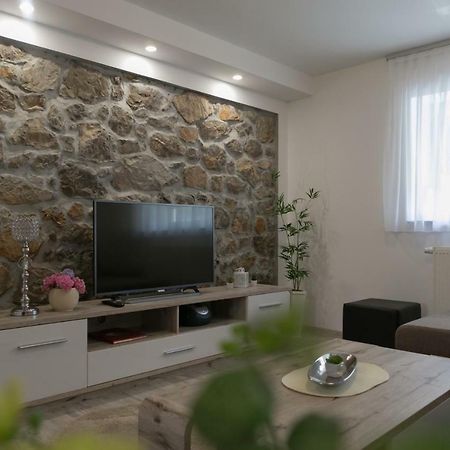 Apartments Travel Otočac Dış mekan fotoğraf